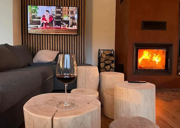 Semesterbostad Konirna *