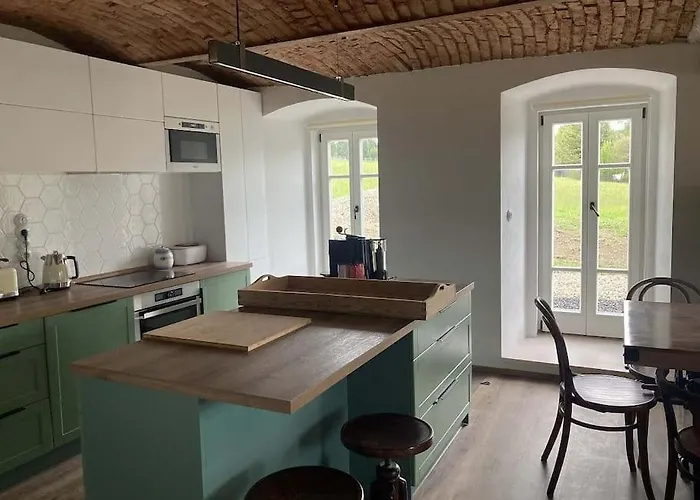 Semesterbostad Konirna