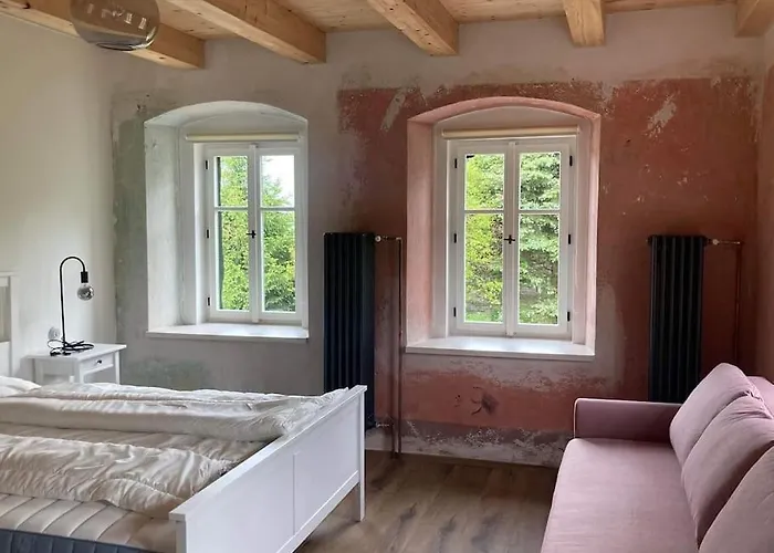 Konirna * Kovářská