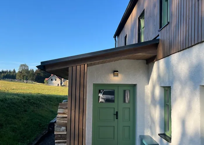 Semesterbostad Konirna